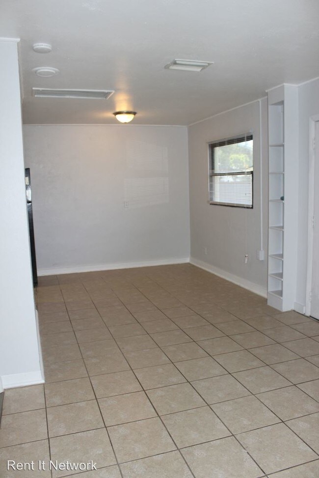 Building Photo - 6313 S Selbourne Ave