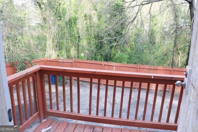 Foto del edificio - 445 Lanier St NW