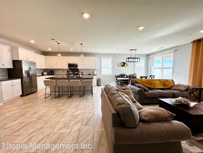 Foto del edificio - 4 br, 2 bath House - 11875 E Crescent St