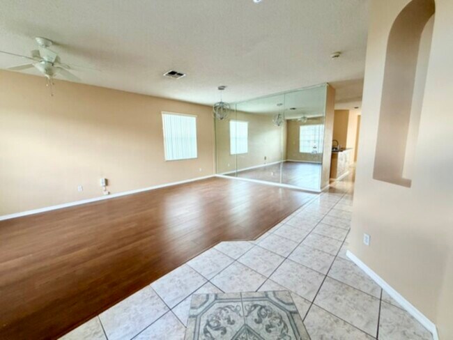 Building Photo - 4bedroom home w Fenced yard $2695 lawn service &amp; Community Pool Included