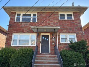 Building Photo - 220 Coolidge St