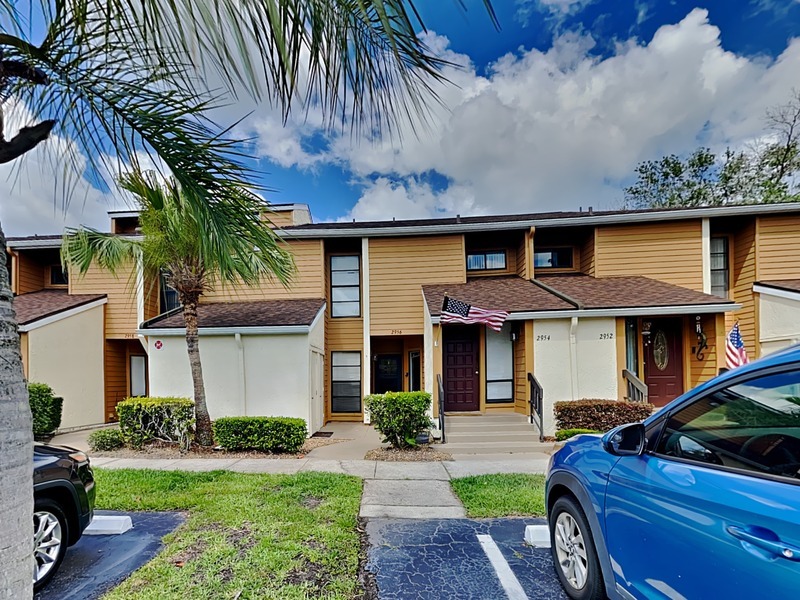 Foto principal - 2956 Clubview Dr