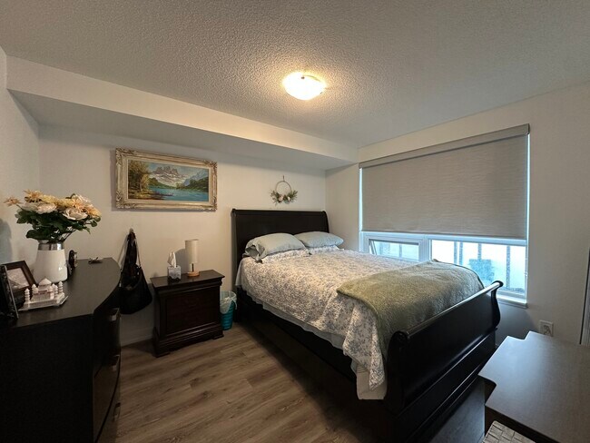 Photo du bâtiment - 801-1480 Bayly Street Pickering ON