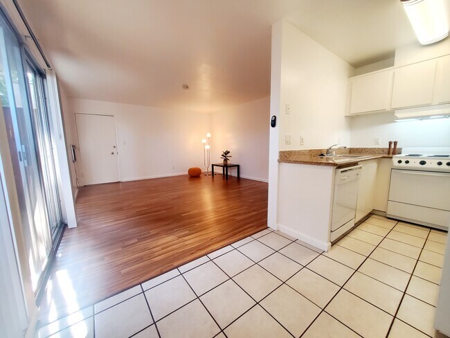 2BR , 1 BA Sala de estar - Glenwood Garden Apartments