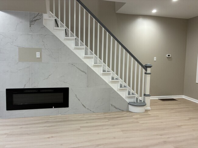Foto del edificio - 6131 McMahon St