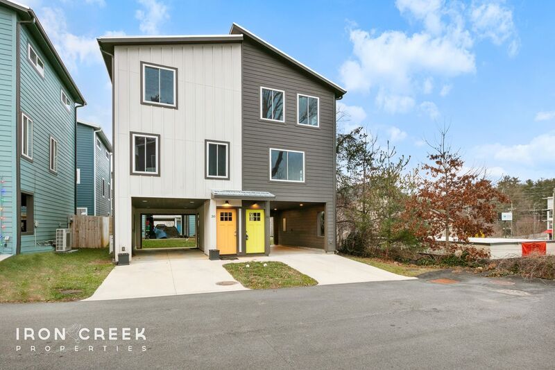 Primary Photo - 32 E Citra St