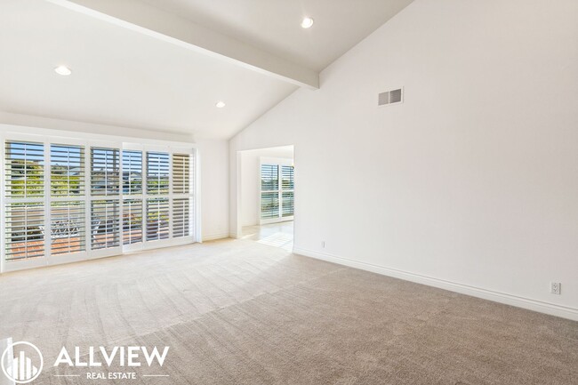 Foto del edificio - 3 Bedroom, 2 Bath Home Available In Jasmin...