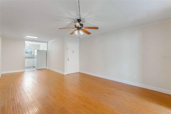 Foto del edificio - 4212 Lake Underhill Rd