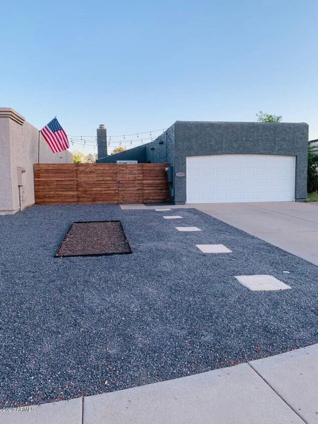 Primary Photo - 1759 W Mariposa Ct