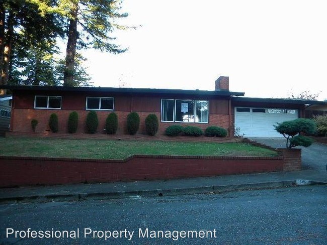 Building Photo - 2315 Russ St