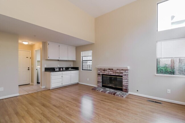 Foto del edificio - 412 Wood Hollow Dr