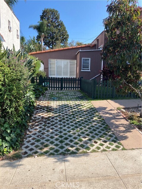 Foto del edificio - 4316 E Elko St