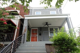 Building Photo - 1712 Fort Davis St SE
