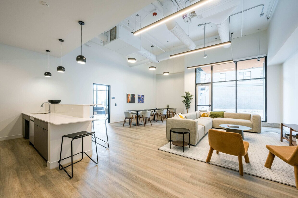 Foto principal - 853 W Blackhawk St