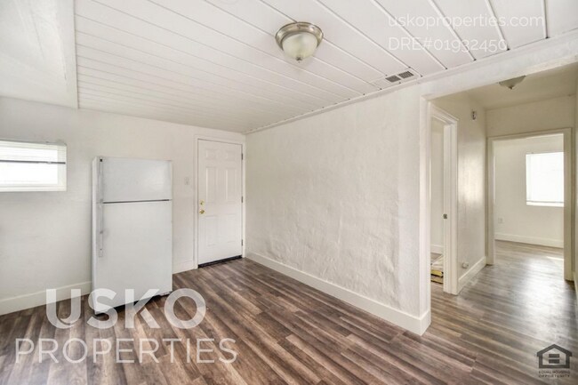 Foto del edificio - "Charming 2-Bedroom Duplex on Mendocino Bl...