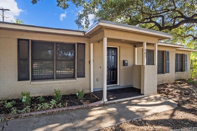 Building Photo - 107 Sabyan Dr