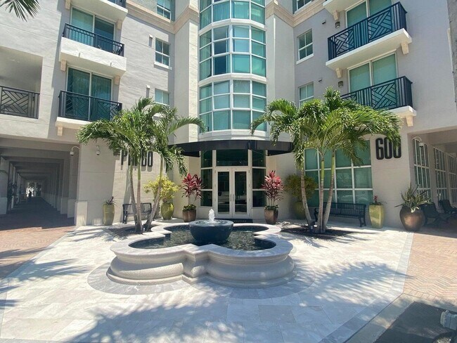 Foto del edificio - 600 S Dixie Hwy