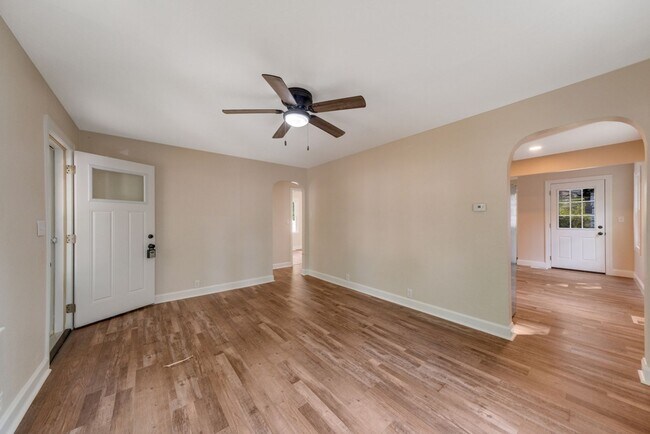 Foto del edificio - Newly Renovated Home For Rent NOW!!