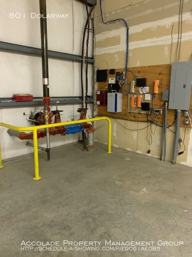 Building Photo - Office and Warehouse Space on Dolarway