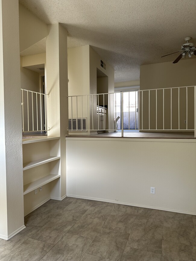 Foto del edificio - 2046 S Bon View Ave