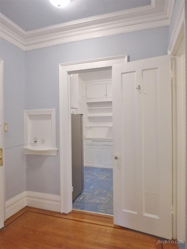 Building Photo - 821 Leavenworth St