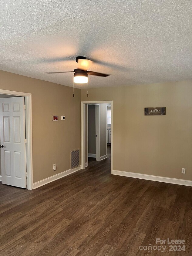 Foto del edificio - 1233 S Marietta St