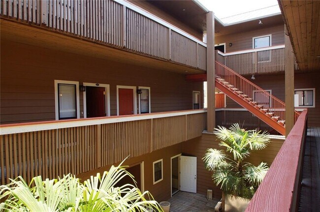 Foto del edificio - 3205 Speedway