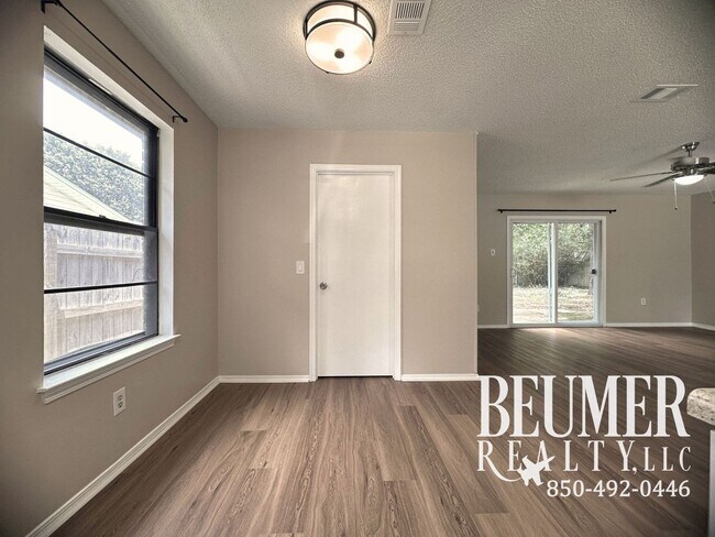 Foto del edificio - Updated Home Near I-10 and Scenic Hwy
