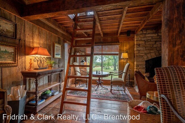 Building Photo - 3 br, 2.5 bath House - 1262 Hitt Lane