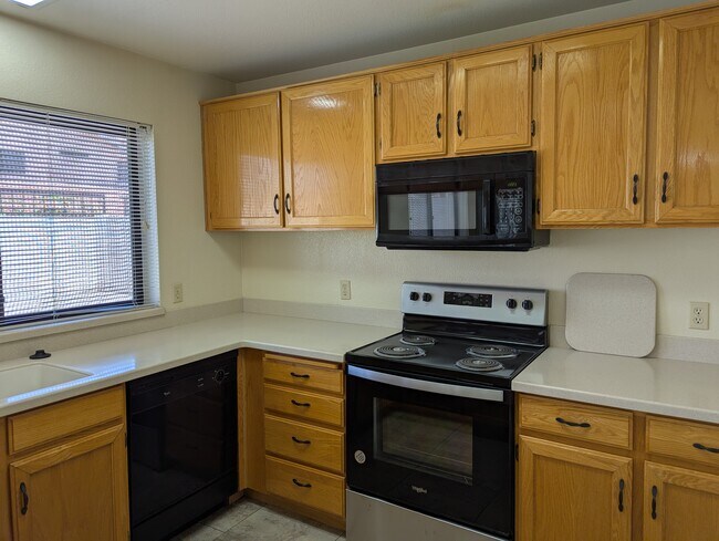 Foto del edificio - 5460 E Emerald Ave