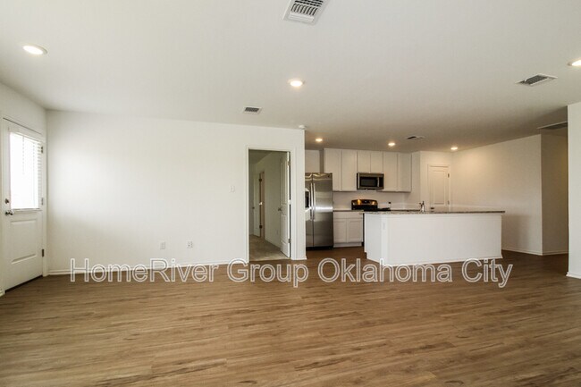 Building Photo - 3740 Palmetto Blf Dr