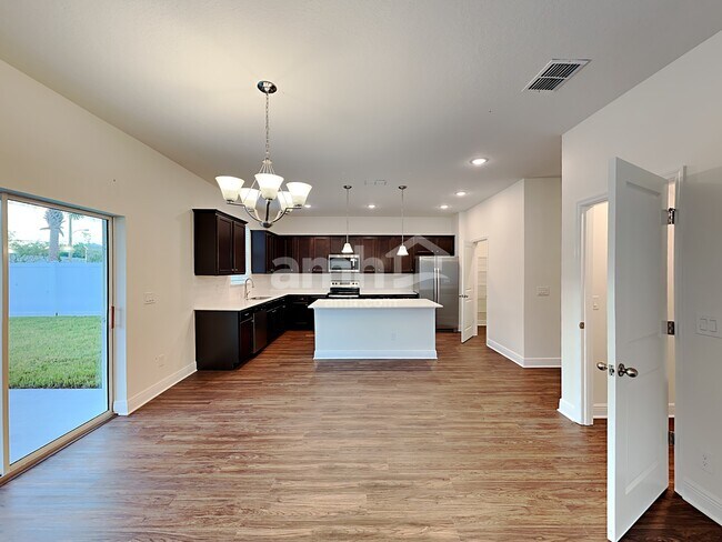 Building Photo - 804 Heavenly Dr
