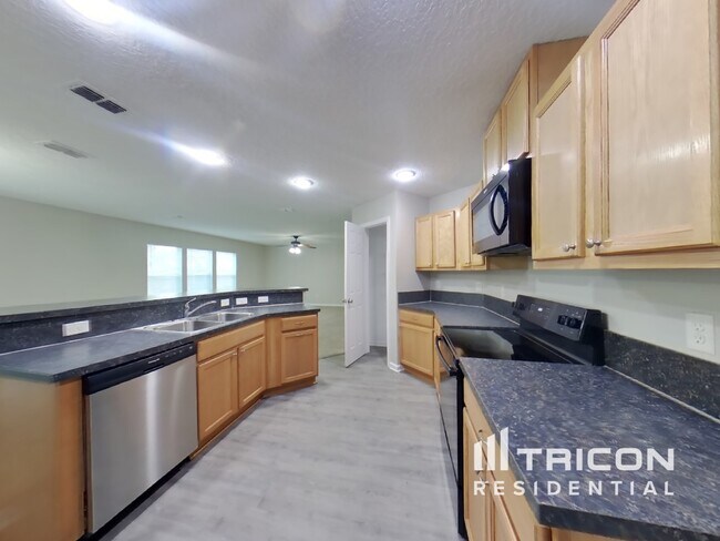 Building Photo - 12034 Alexandra Dr