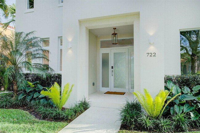 Foto del edificio - 722 Navarre Ave