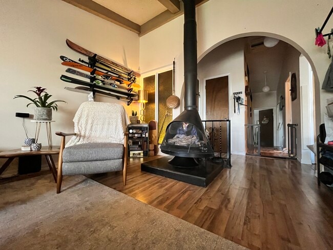 Building Photo - 1332 Millcreek Dr