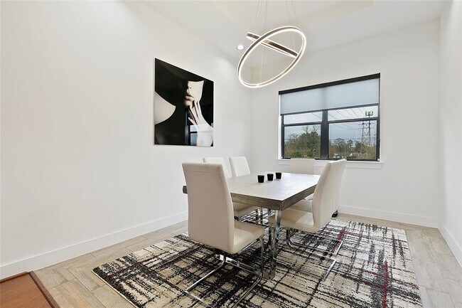 Building Photo - 5125 Elysian St