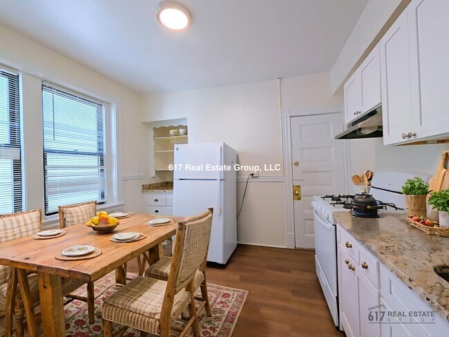 Building Photo - 885 Massachusetts Ave