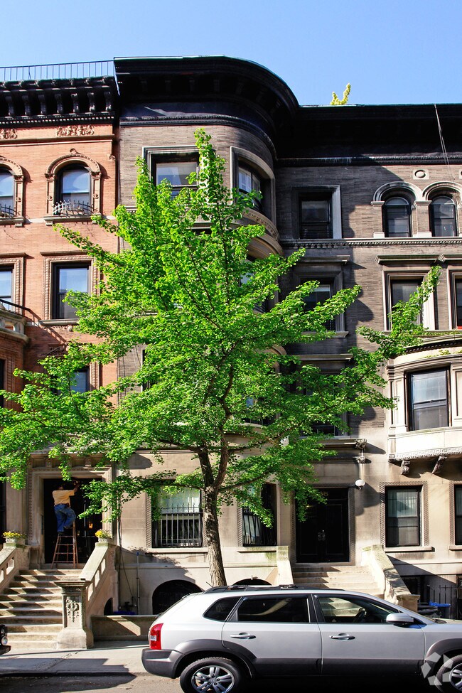 Building Photo - 336 W 89th St