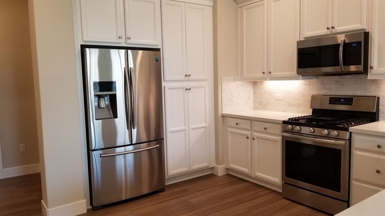 Primary Photo - 2 br, 2 bath House - 1661 Spring Street, #233
