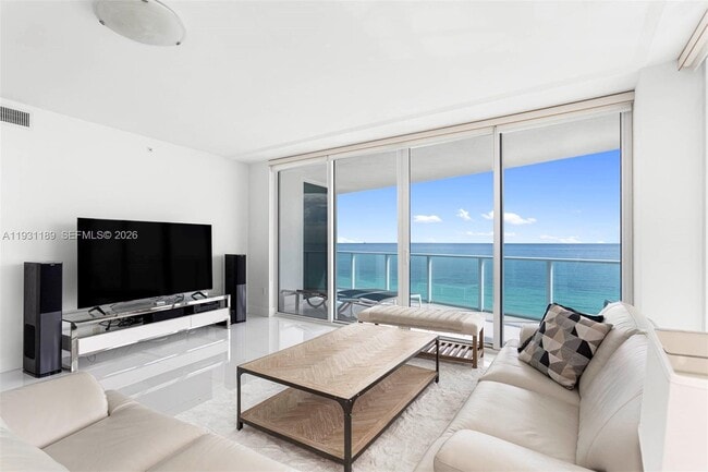 Building Photo - 3951 S Ocean Dr