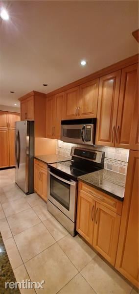 Building Photo - 2 br, 2 bath  - 1600 SE 15th St