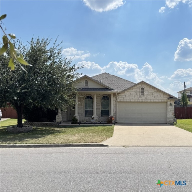 Foto principal - 200 Memory Ln