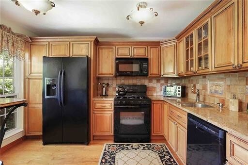 Foto del edificio - 45 Tall Oaks Ct