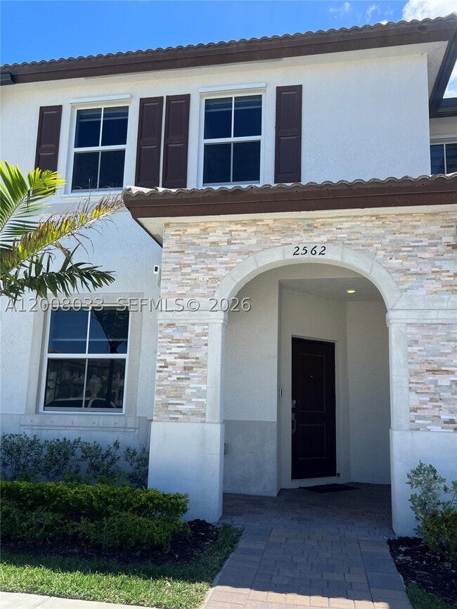 Building Photo - 2562 SE 29th Dr