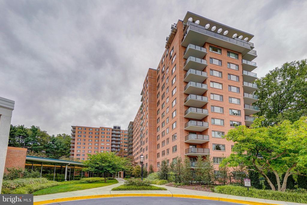 Foto principal - 4201 Cathedral Ave NW