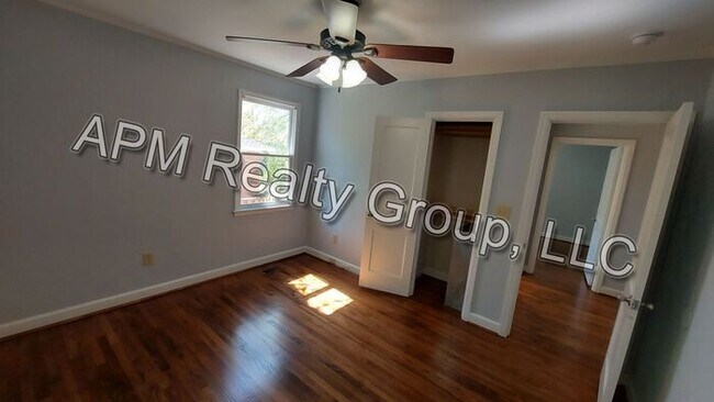 Building Photo - Charming three bedroom home in Earlewood