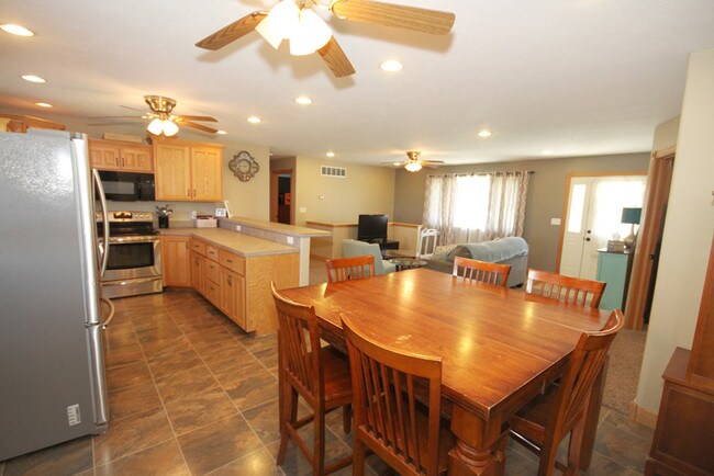 Building Photo - 1138 St Patricks Dr