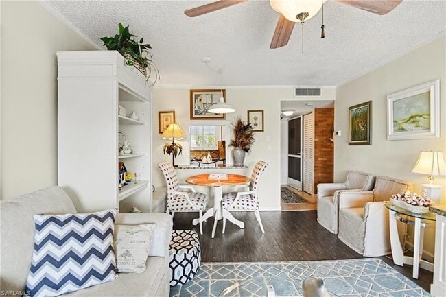 Building Photo - 200 Forest Lakes Blvd