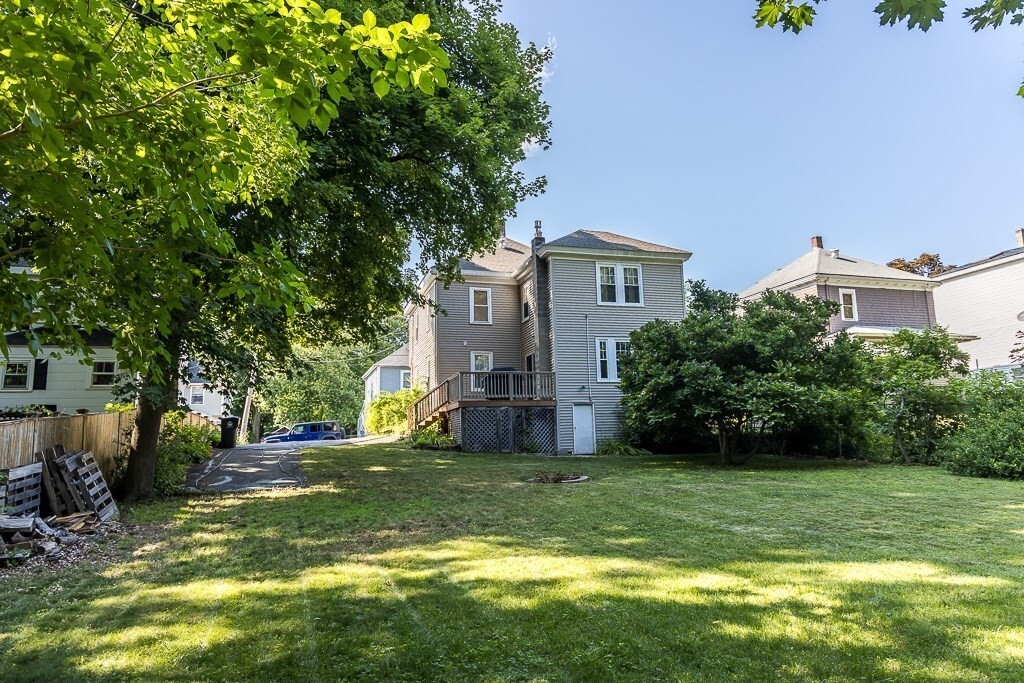 Primary Photo - 42 11th Ave