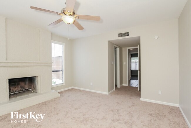 Foto del edificio - 11631 N 58th Dr